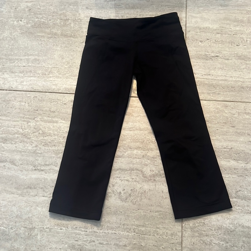 Lulu Lemon Tag Is Missing Inside - image 1